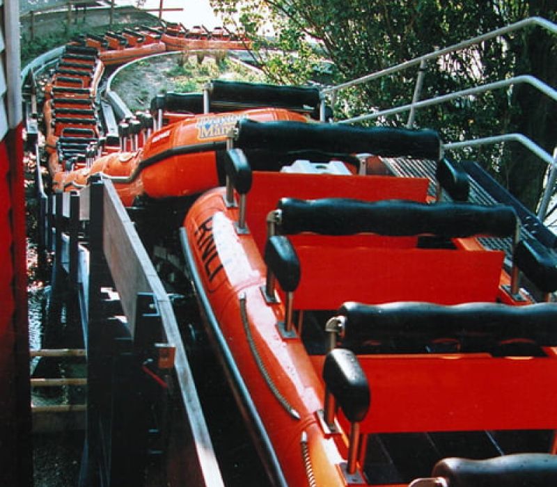 Boote für Wasserbahn «Storm Force 10»